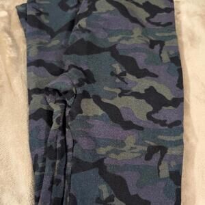 First Looks Green Black Camo Leggings Pants L XL Stretch Camouflage Pull On Knit